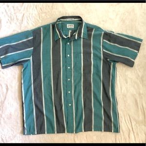 Trendy vintage short sleeve shirt. XL